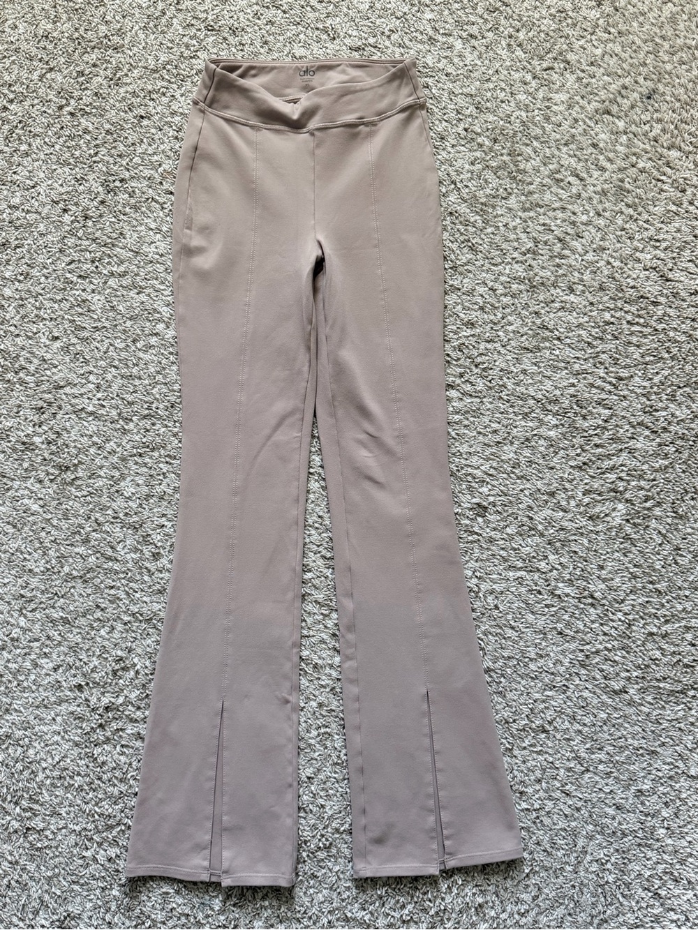 ALO Yoga High-Waist Leggings in Soft Taupe